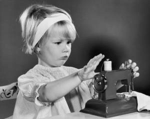 Child-Sewing-Machine